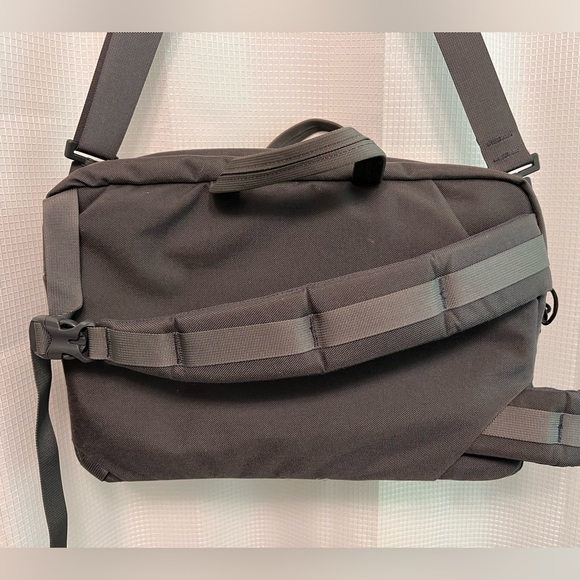 Mystery Ranch 3 Way 27 Backpack Computer bag - Picture 2 of 5